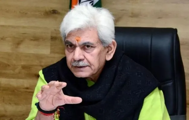 Hijab Controversy: मनोज सिन्हा बोले- ‘धार्मिक भावनाओं का करें सम्‍मान, संविधान को रखें सर्वोच्‍च’