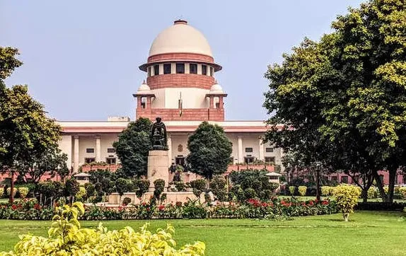 उच्चतम न्यायालय ने समझौते के आधार पर अडानी पावर के खिलाफ जीयूवीएनएल की क्यूरेटिव याचिका की बंद