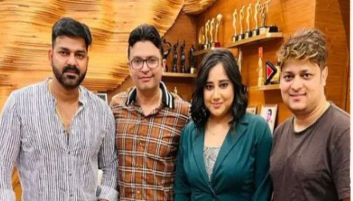 भूषण कुमार से पवन सिंह ने की मुलाकात, T-series की एल्बम में जल्द आएंगे नजर