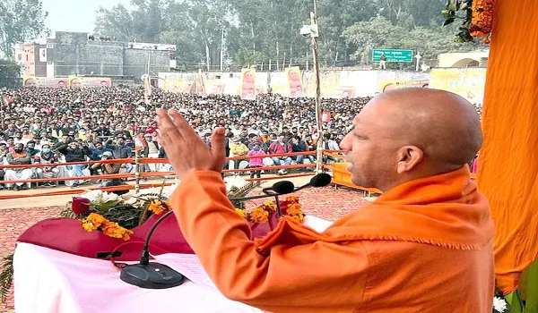 दंगा और पलायन के दिन गये, हम कांवड़ियों पर बरसते हैं फूल : योगी