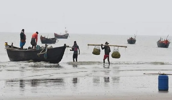 आव्रजन हिरासत केंद्र ले जाए जाएंगे बरी किए गए 56 भारतीय मछुआरे