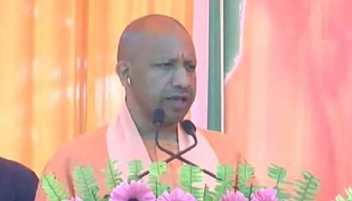 यूपी चुनाव 2022: अंबेडकरनगर में गरजे योगी, कहा- सपा के शासनकाल में गुंडागर्दी चरम पर थी