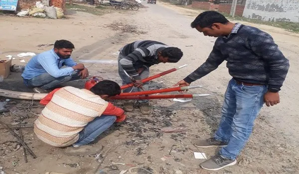 अमरोहा : फाल्ट से 19 घंटे बाधित रही विद्युत आपूर्ति, लोग रहे परेशान