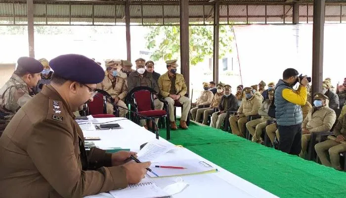 बहराइच: चुनावी ड्यूटी में तैनात 960 पुलिसकर्मी नोएडा के लिए हुए रवाना