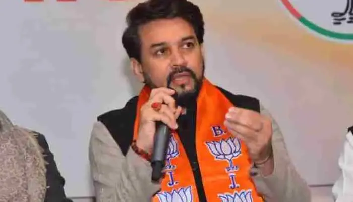 यूपी चुनाव 2022: अनुराग ठाकुर ने सपा प्रमुख पर कसा शायराना तंज, कहा- यूपी का ये ही है जनादेश, नहीं आ रहे अखिलेश