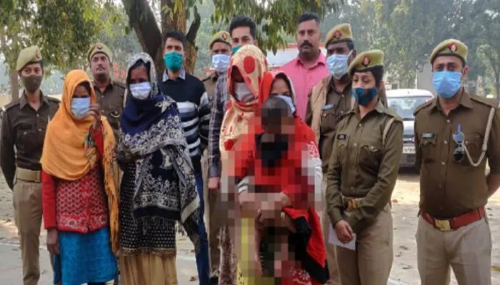 हरदोई: ज्वैलरी शोरूम से लाखों के जेवरात चोरी करने वाली शातिर महिलाएं गिरफ्तार