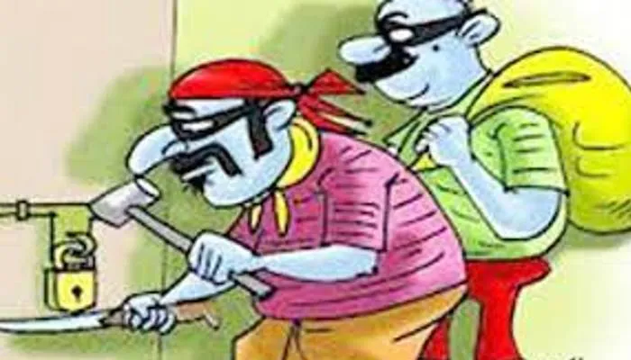 अयोध्या: घर में नकब लगाकर चोरों ने पार किए लाखों के आभूषण व नकदी