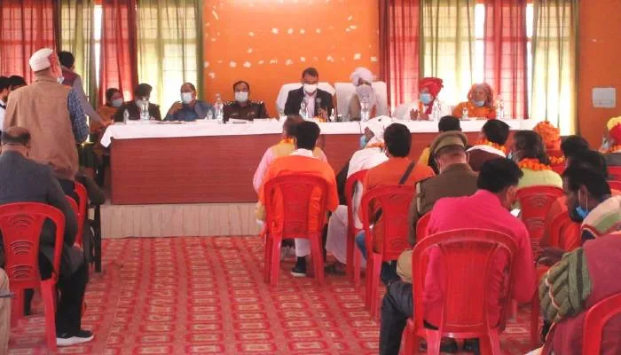 सीतापुर: होली परिक्रमा को लेकर डीएम ने की बैठक, दिए आवश्यक निर्देश