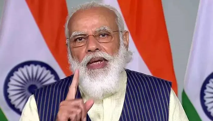 पीएम मोदी ने सपा पर बोला हमला, कहा- पहले परिवारवादी टोलियां गरीबों का राशन लूटने में रहते थे शामिल