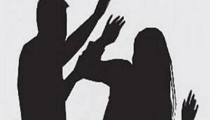 हरदोई: शराबी ने पत्नी और बच्चों को पीटकर घर से निकाला, महिला ने पुलिस को दी तहरीर