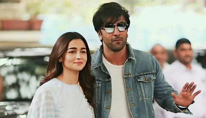 रणबीर के साथ लव अफेयर पर खुल कर बोलीं आलिया भट्ट, कहा- ‘प्यार किया तो डरना क्या’