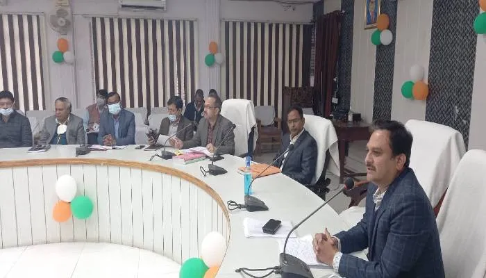 अयोध्या: नामांकन से पहले का व्यय भी रजिस्टर में होगा दर्ज, प्रेक्षकों ने प्रत्याशियों के प्रतिनिधियों को दिए आवश्यक दिशा-निर्देश