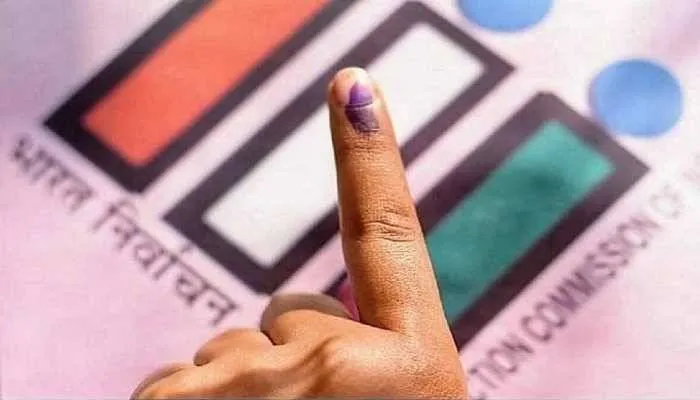 यूपी चुनाव: झांसी में चुनावी तैयारियों पर अधिकारियों की कड़ी नजर