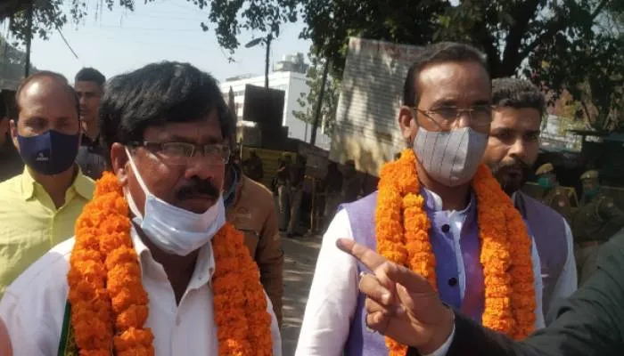 यूपी चुनाव 2022: गोरखपुर में नामांकन के अंतिम दिन 43 प्रत्याशियों ने किया पर्चा दाखिल
