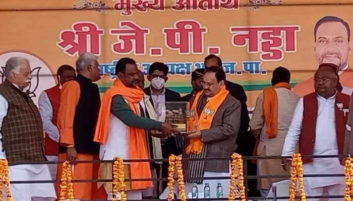 भाजपा राष्ट्रीय पार्टी है, सपा एक परिवार व कांग्रेस भाई-बहन की पार्टी : जेपी नड्डा