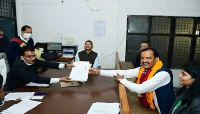 यूपी चुनाव 2022: उप मुख्यमंत्री केशव मौर्य ने सिराथू से किया नामांकन