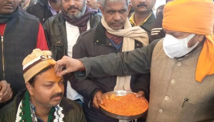 बाराबंकी: राजा के अंतिम संस्कार से पहले रितेश का हुआ राजतिलक