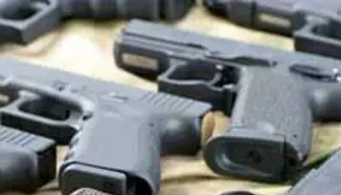 फिरोजाबाद में पुलिस ने 10 दिन में बरामद किए 180 अवैध असलहे