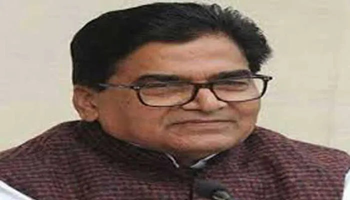 भाजपा के नेता अपने गिरेबान में झांके : रामगोपाल यादव