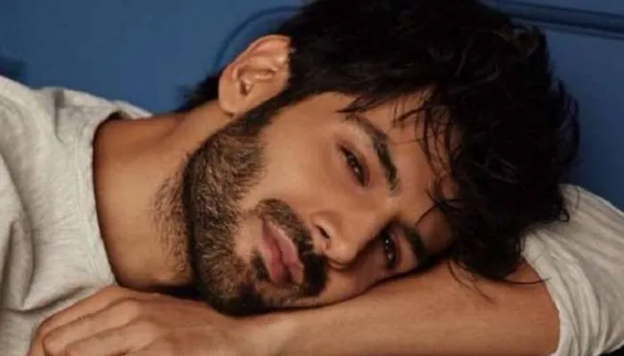 अभिनेता Kartik Aaryan ने सोशल मीडिया पर शर्टलेस तस्वीर पोस्ट कर लिखी यह बात