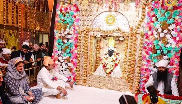 Sant Ravidas Jayanti: वाराणसी पहुंचे प्रियंका और राहुल गांधी, संत रविदास के दरबार में टेका मत्था