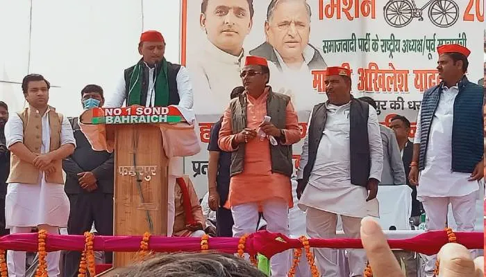 यूपी चुनाव: अखिलेश ने योगी पर साधा निशाना, कहा- चुनाव के बाद बाबा गोरखपुर चले जाएंगे
