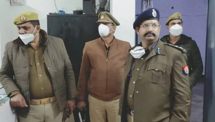 बहराइच: पुलिस अधीक्षक ने किया मोतीपुर और मुर्तिहा थाने का औचक निरीक्षण