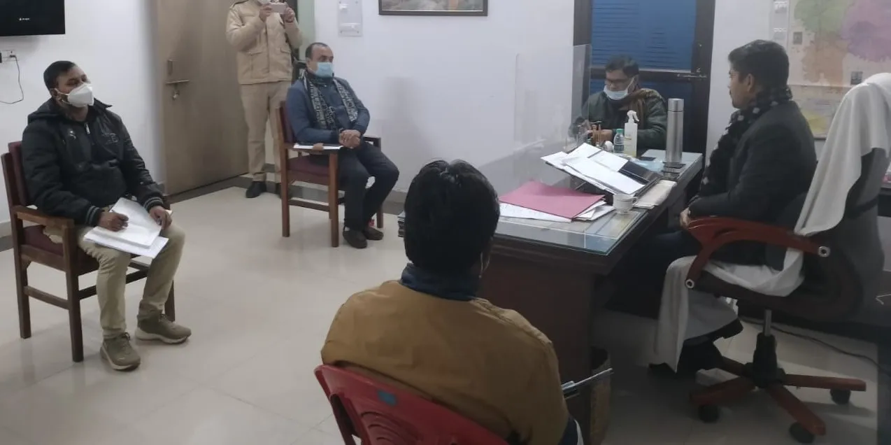 पीलीभीत: सोशल मीडिया पर प्रत्याशियों की पोस्ट पर रखें नजर, आचार संहिता उल्लंघन पर कराएं कार्रवाई