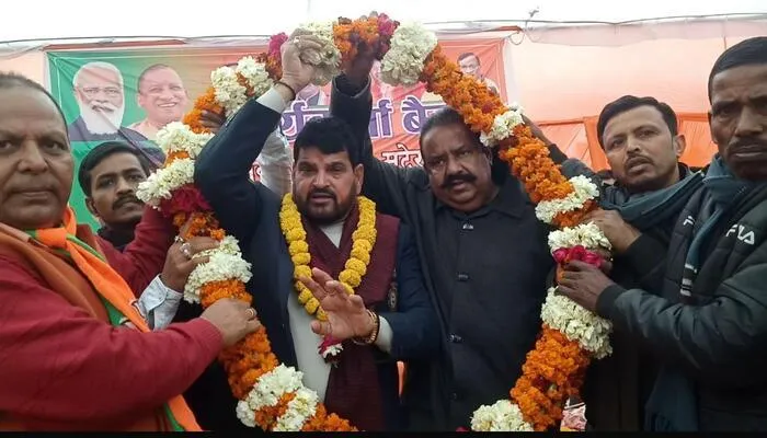 नेहरू के चलते जम्मू में शहीद हुए देश के 75 हजार जवान : बृजभूषण