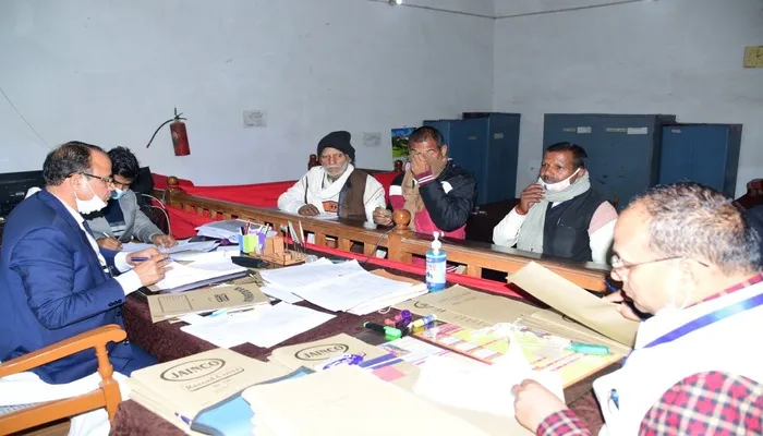 बहराइच: दो निर्दलीय प्रत्याशियों ने नाम लिया वापस, 72 प्रत्याशी चुनाव मैदान पर