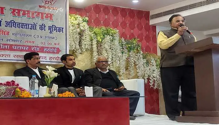 समाज का सजग प्रहरी है अधिवक्ता: राघवेंद्र सिंह