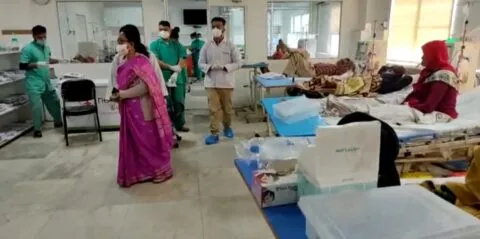 हल्द्वानी: बेस अस्पताल में गंदगी देख भड़कीं सीएमओ, डायलिसिस सेंटर संचालक को लगाई फटकार