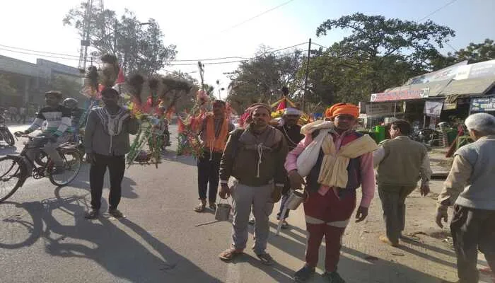 बाराबंकी: बैकफुट पर आया प्रशासन, जलाभिषेक के लिए खुले रहेंगे लोधेश्वर के द्वार
