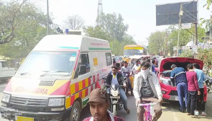 बाराबंकी: चार घंटे जाम रहा राजमार्ग, जाम में जूझते रहे कांवड़िए