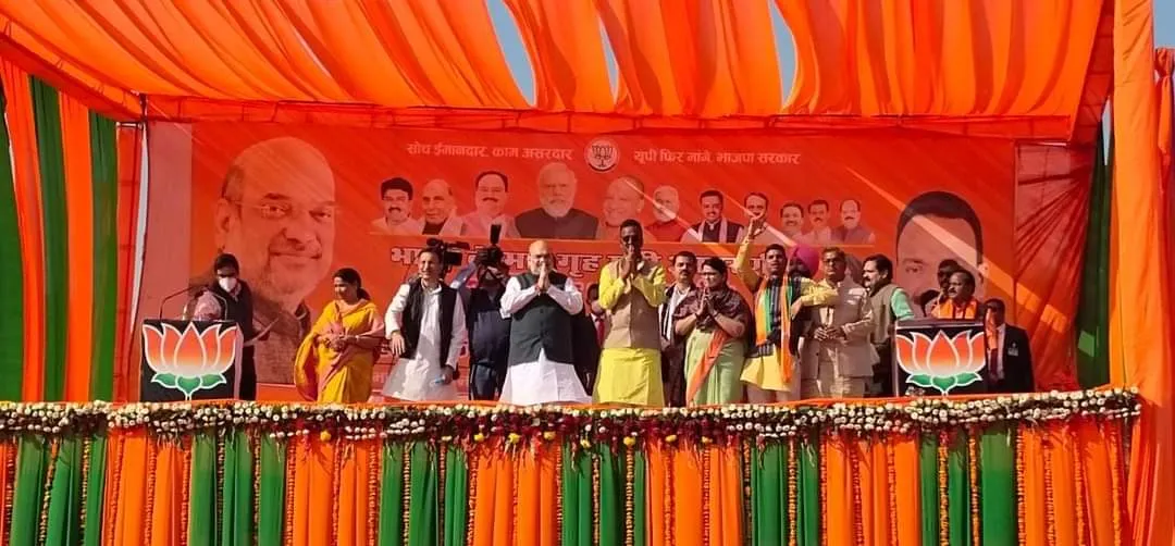 लखीमपुर-खीरी: सरकार दंगे कराती थी योगी सरकार माफियाओं पर बुलडोजर चला रही है