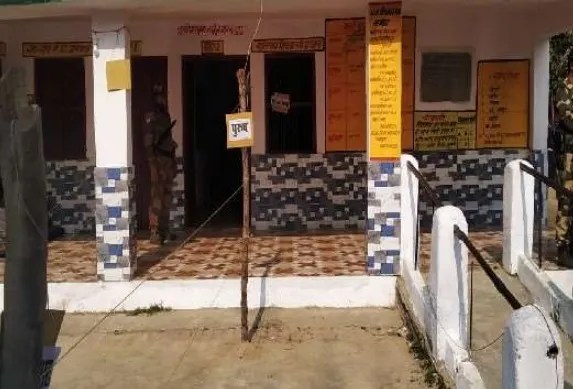 Pilibhit Election 2022: इमलिया गांव में ग्रामीण नाराज, मतदान का किया बहिष्कार