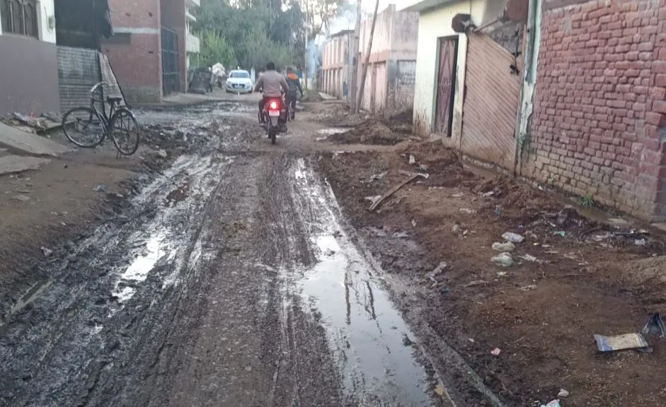 बरेली: बानखाना में टैक्स जमा हो रहा पूरा, मगर विकास अधूरा