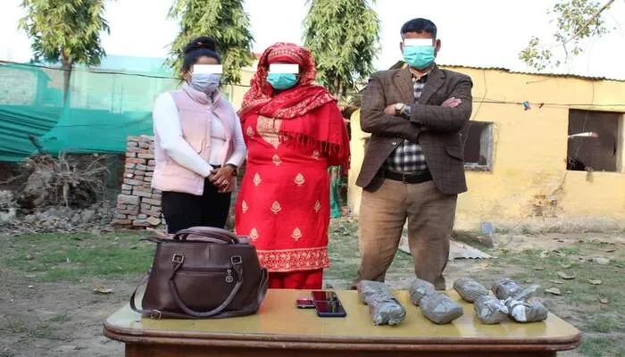 बहराइच: महिला समेत तीन नेपाली नागरिक चरस के साथ हुए गिरफ्तार