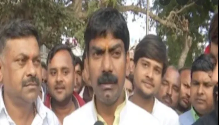 UP Election 2022: प्रतापगढ़ से राजा भैया के खिलाफ सपा ने गुलशन यादव को मैदान में उतारा…