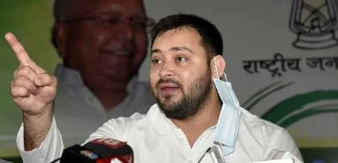 चारा घोटाला मामले में लालू को हुई सजा को ऊपरी अदालत में चुनौती देंगे तेजस्वी