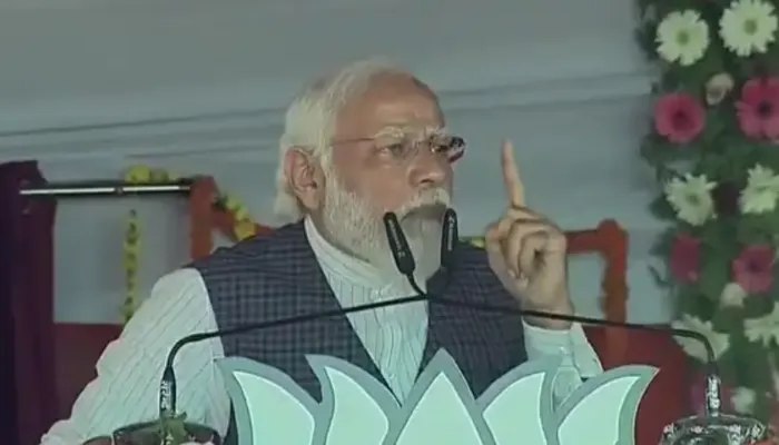 UP Election 2022: पीएम मोदी का कौशांबी में हुआ आगमन, कहा- सपा की सरकार में लूट लिया जाता था गरीबों का राशन