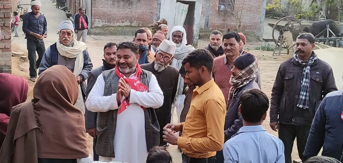 बरेली: भारतीय कम्युनिस्ट पार्टी के प्रत्याशी ने कई गांवों में वोट मांगे