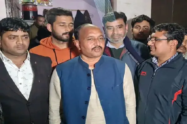 संभल : बीजेपी प्रत्याशी पर सपा समर्थकों ने किया हमला, दो हिरासत में