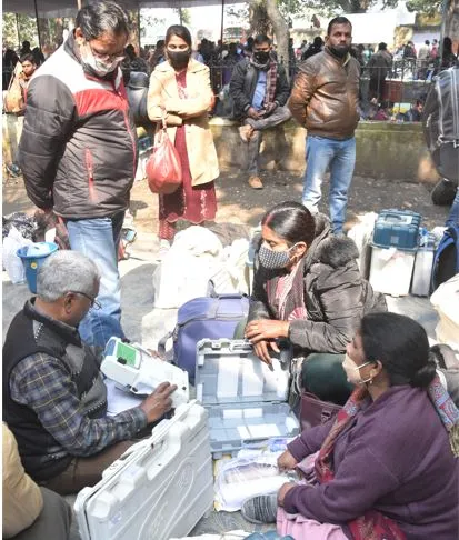 बरेली: चुनाव ड्यूटी के लिए कार्मिकों में उत्साह तो कुछ घबराए