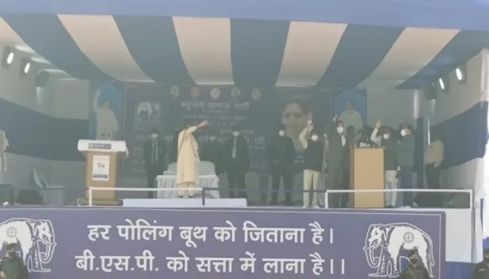 कांग्रेस, भाजपा और सपा ने हमारे महापुरुषों को नहीं दिया सम्मान: मायावती