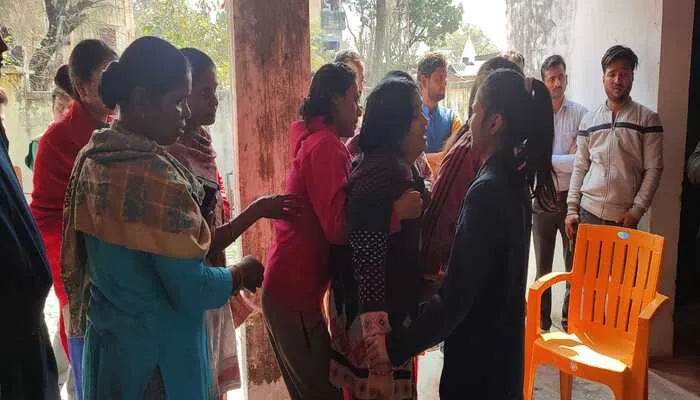 बाराबंकी: सरकारी आवास में दरोगा ने फांसी लगाकर की आत्महत्या, पुलिस महकमे में मचा हड़कंप