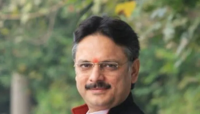 UP Election 2022:  ईडी छोड़ राजनीति में शामिल हुए राजेश्वर सिंह आज थामेंगे BJP का दामन…