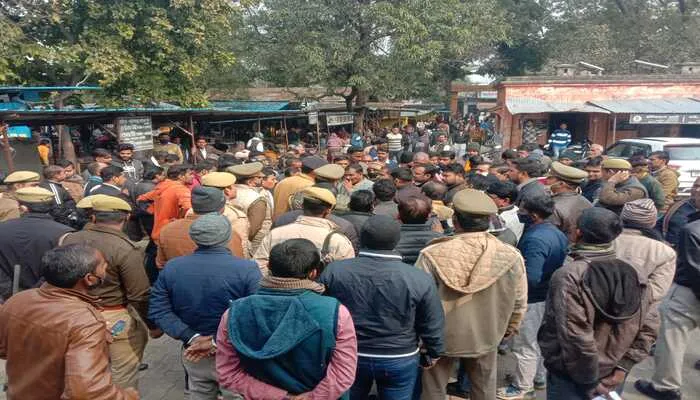रायबरेली: अधिवक्ता और लेखपालों में हुई तनातनी, दोनों पक्षों ने दी तहरीर