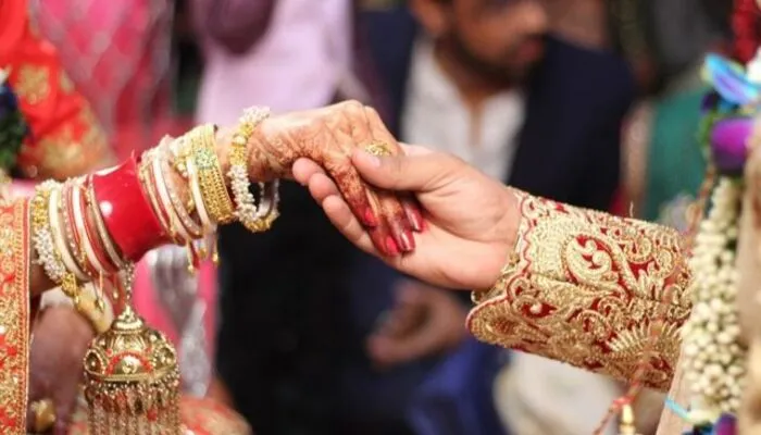 इटावा:  विग पहनकर पहुंचा दूल्हा, पोल खुली तो दुल्हन ने शादी करने से किया इनकार
