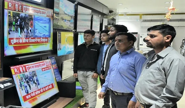 मुरादाबाद : मुंबई पहुंचा जहाज तो परिजनों के खिले चेहरे,  जिले के 27 छात्र यूक्रेन के विभिन्न शहरों में फंसे हैं